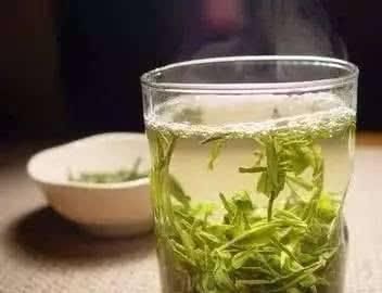 应该喝绿茶还是红茶哪种茶对血管最好营养师告诉你背后原因