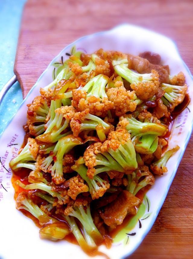 刚刚简单做了一桌子菜,味道超美,全家人抢着吃!
