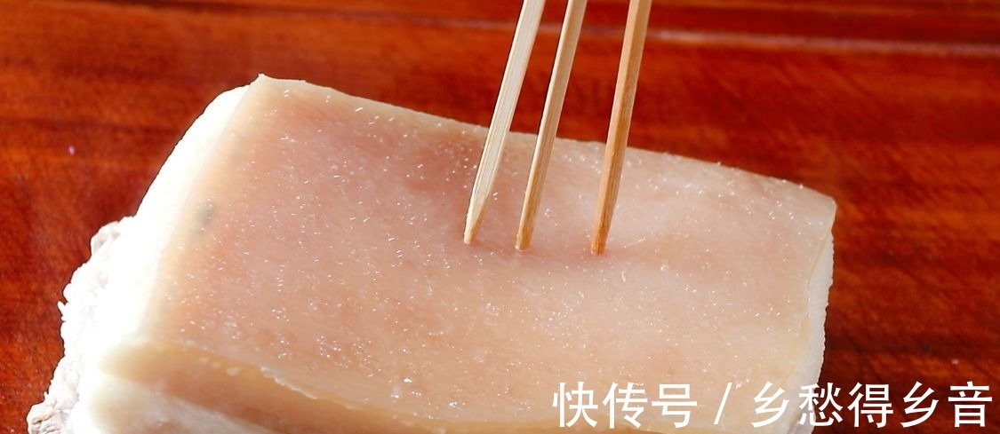 锡箔|脆皮五花肉的家常做法，搭配甜辣酱，开胃又解腻，特别的好吃！