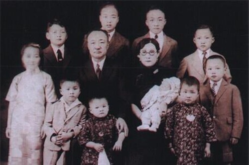 龚永#丈夫被好友害死,妻子却死心塌地嫁给好友作妾,还生下5子5女!