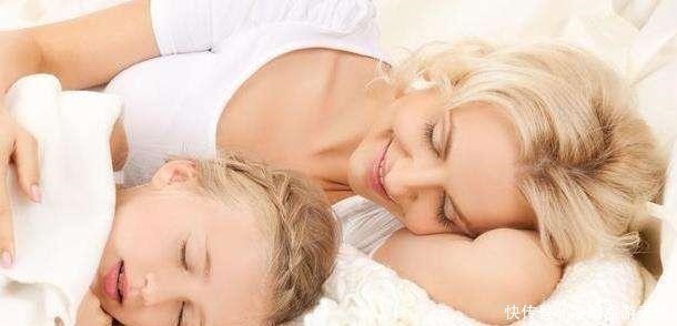 宝宝睡觉时三个烦人的“怪癖”，却是爱妈妈的表现，你发现几个