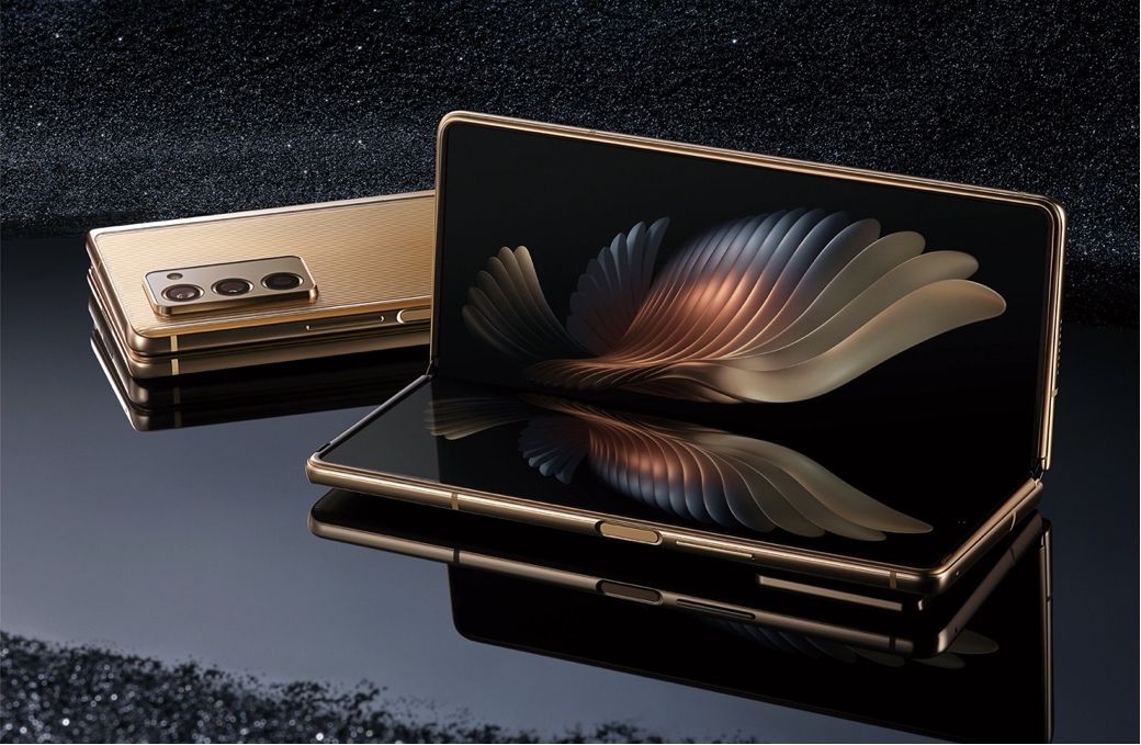 开售|致敬经典 揭幕未来 心系天下三星W21 5G正式开售