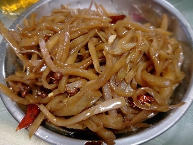 下酒菜|最寒酸的5道下酒菜,老酒鬼最爱,几乎没啥成本,随随便便喝半斤