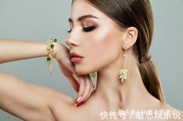 仙女 女人戴手镯还是手表好看?三个理由告诉你,别再戴错让人笑话