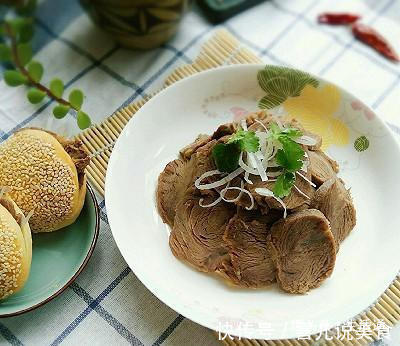 好吃的酱牛肉-做法超简单，大人小孩都爱吃！