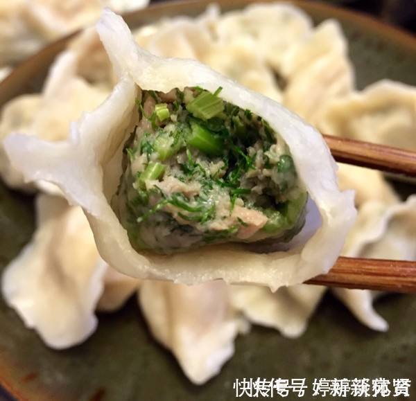 湿气就怕这个菜，遇见就买，用来包饺子，比韭菜馅还香，湿气不见了