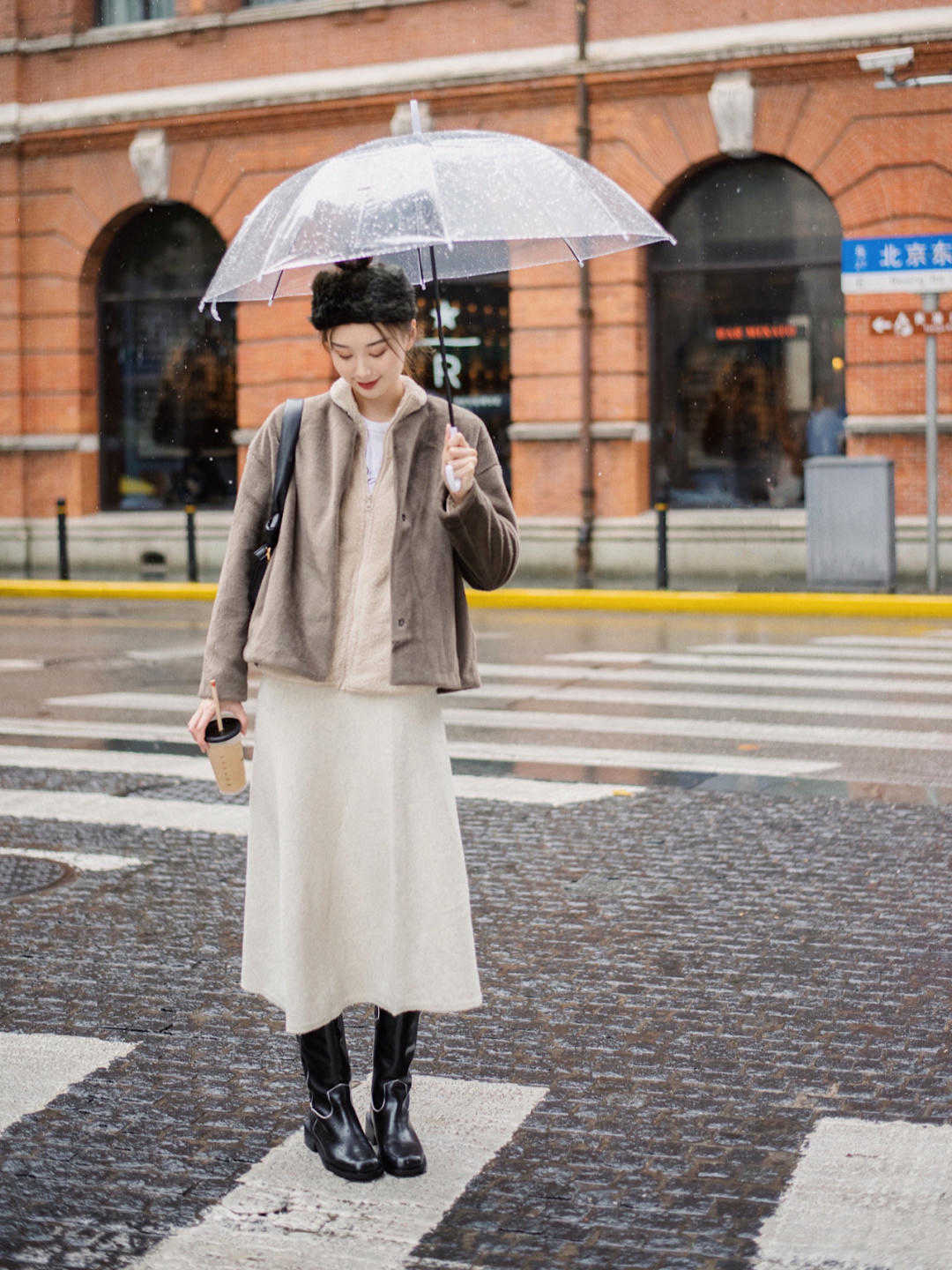 保暖|上身不臃肿!百搭还保暖的“摇粒绒”外套火了,让你穿上不想脱