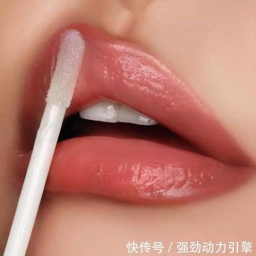 涂口红不掉色的小妙招