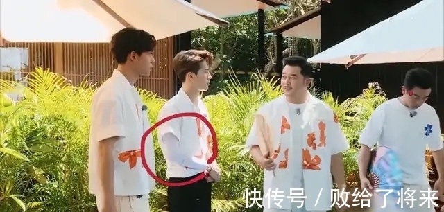 跑男|38度高温穿套袖,千方百计遮纹身,王嘉尔为录制“跑男”煞费苦心