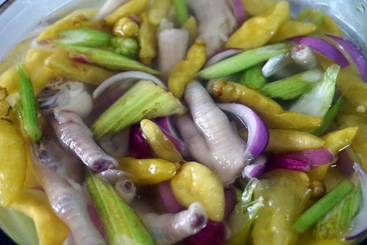 泡椒凤爪,追剧必备零食之一,自己做得更美味可口!