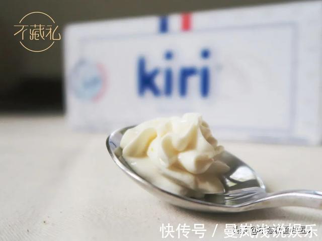 面团|不加黄油的双重奶酪包，从揉面的那一刻起就奶香四溢了