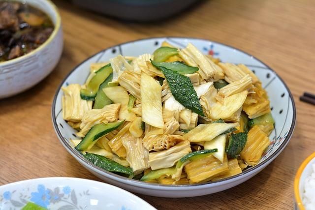 北京一家3口的日常晚餐，2荤2素，网友：接地气儿，讲究有营养