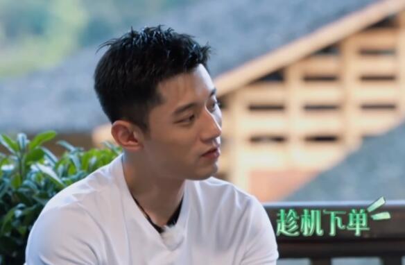 潘石屹手艺扑街何炅的话筒VS张继科的球拍,网友评价天差地别