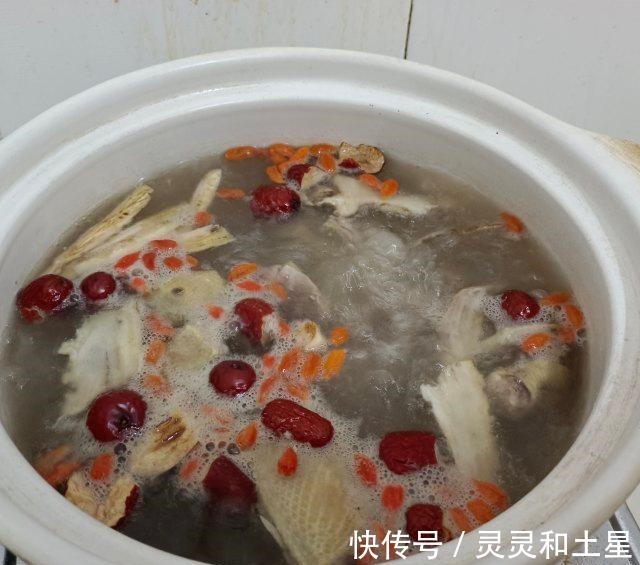 当归黄芪鸽子汤！