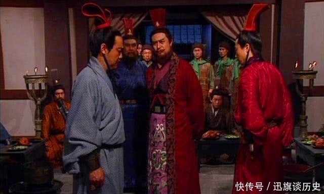 败走麦城|关羽败走麦城时，为何无人援救？诸葛亮与刘备的做法让人心寒