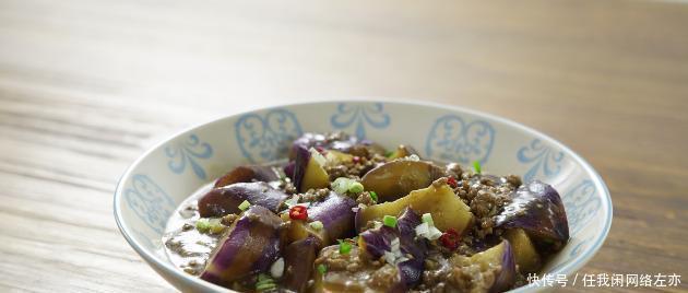 孩子|一家三口的晚餐,不精致却很用心做,孩子喜欢胃口好,长得快!