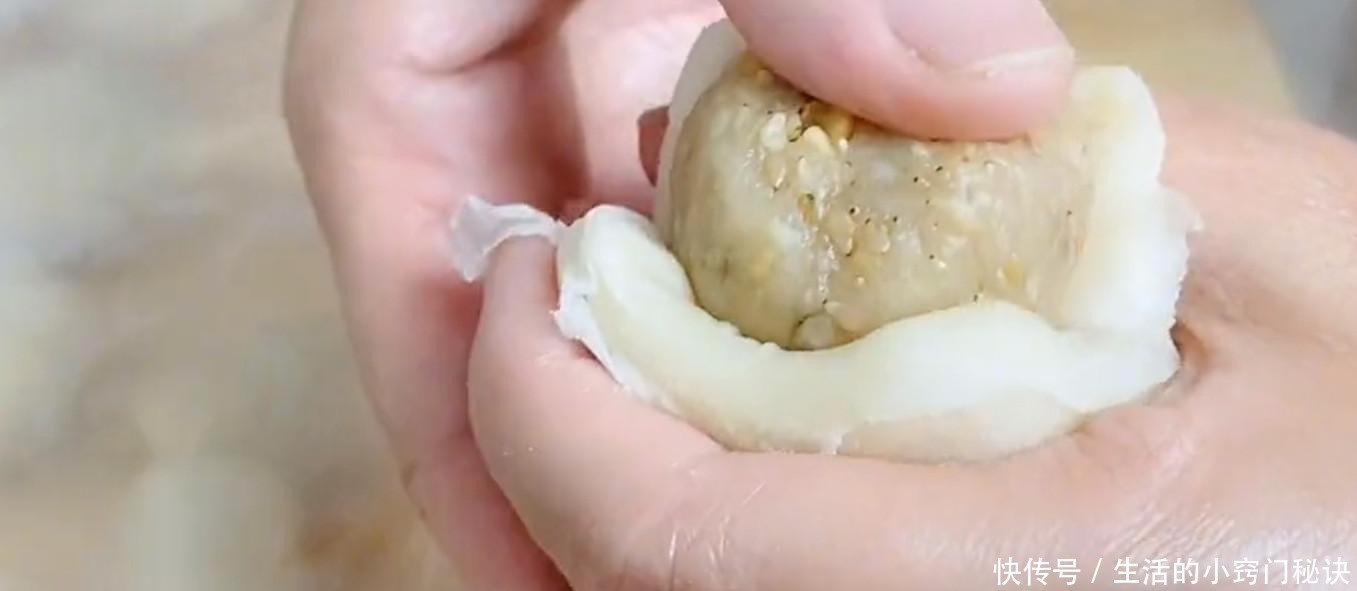 香酥|椒盐酥饼,香酥掉渣,不用烤箱直接烙,咸香美味,越吃越上瘾