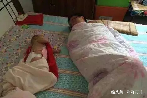 八张图告诉你什么叫“爸爸带娃,活着就行”,妈妈看完追着打!