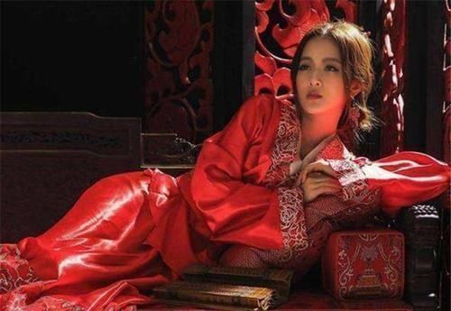 家庭会将自己|古代逛一次青楼需要多少钱相当于多少人民币看完解惑了