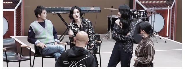闪光的乐队:好声音学员被优待,王靖雯成宠儿,尚雯婕处境太尴尬