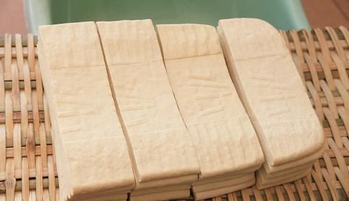 小糖人|查出糖尿病别怕,餐桌上可劲儿吃6物,或能助你远离“小糖人”