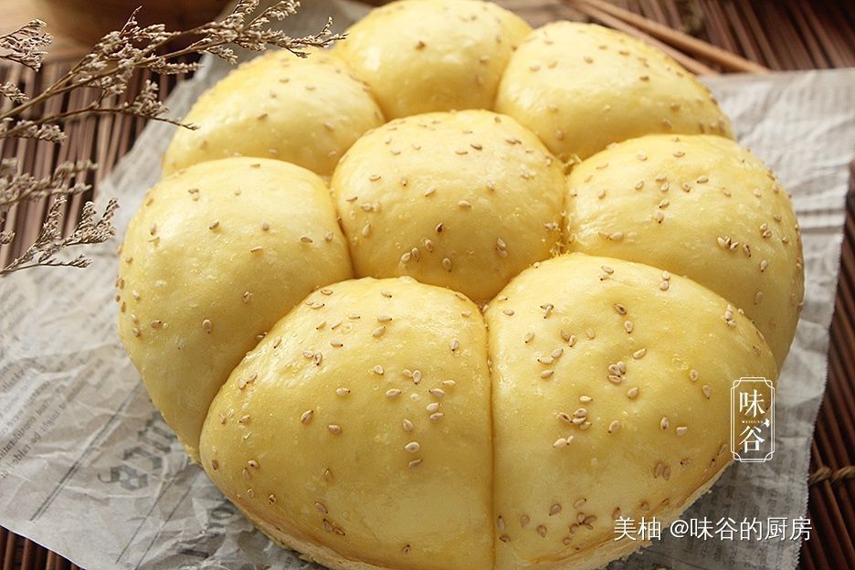 面包别再买了，自己在家做，不用烤箱不用水，松软香甜好吃不上火