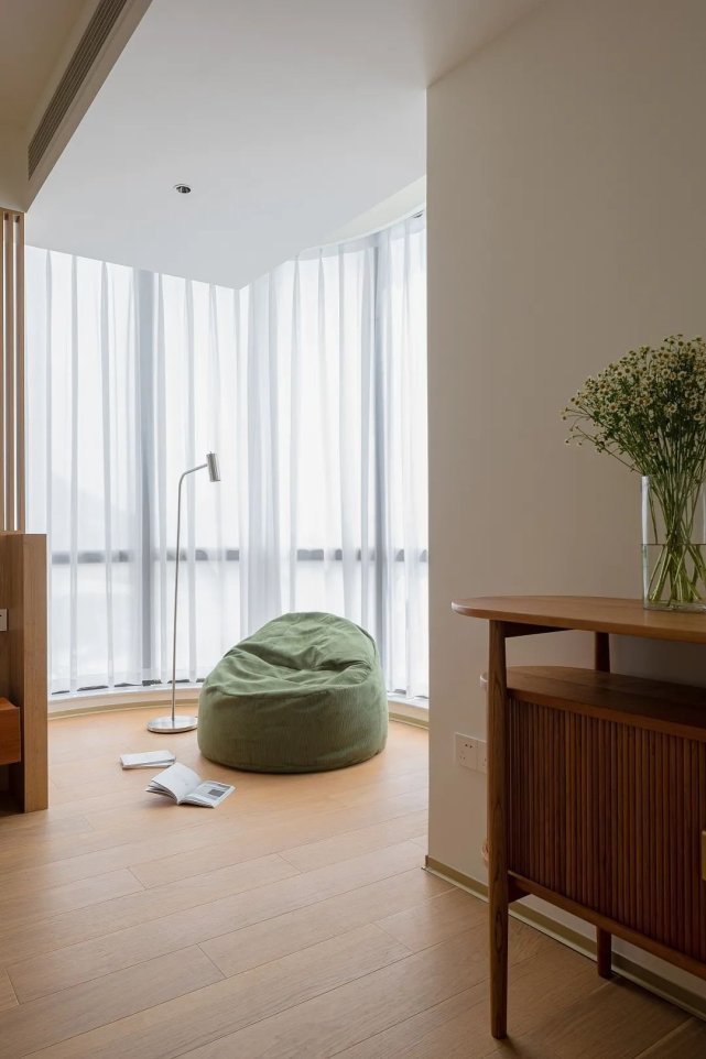 柔和|160平原木风的大平层设计,自由惬意没有拘束的生活开启了