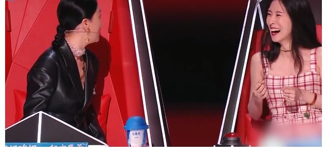 黄霄雲|《好声音2021》最“尴尬”的助教,说服不了汪峰,镜头还少得可怜