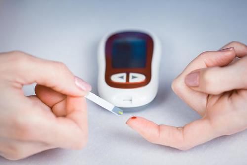 血糖控制|2021血糖新标准已公布，不再是3.9-6.1，你的血糖在正常范围吗？