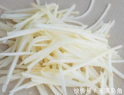 山药小饼|一根山药一个苹果，自从学会这做法，我家隔三差五吃，早餐吃饱腹