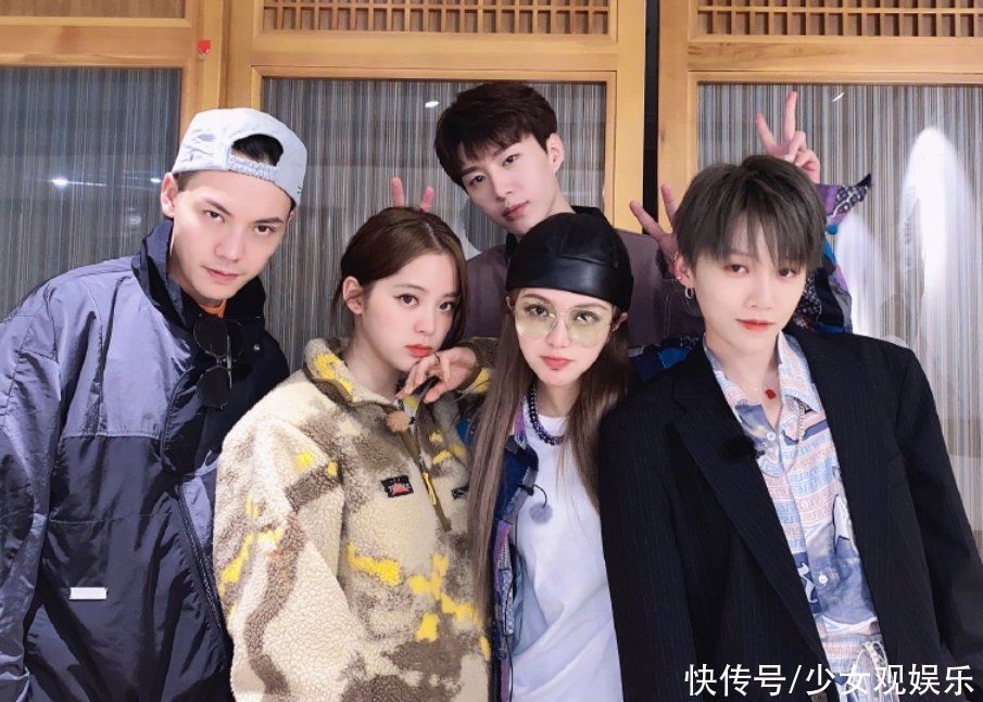 天鵝|“天鵝頸”有多重要?歐陽(yáng)娜娜周揚(yáng)青站在一塊,氣質(zhì)差距一目了然