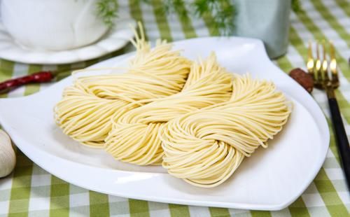 血糖升高|2021新血糖标准已公布，3.9~6.1已是过去式，你的血糖是否达标？