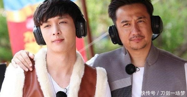 拖拉機(jī)|張藝興曬拖拉機(jī)執(zhí)照，李榮浩黃磊評論區(qū)湊熱鬧，娛樂圈第一個(gè)人