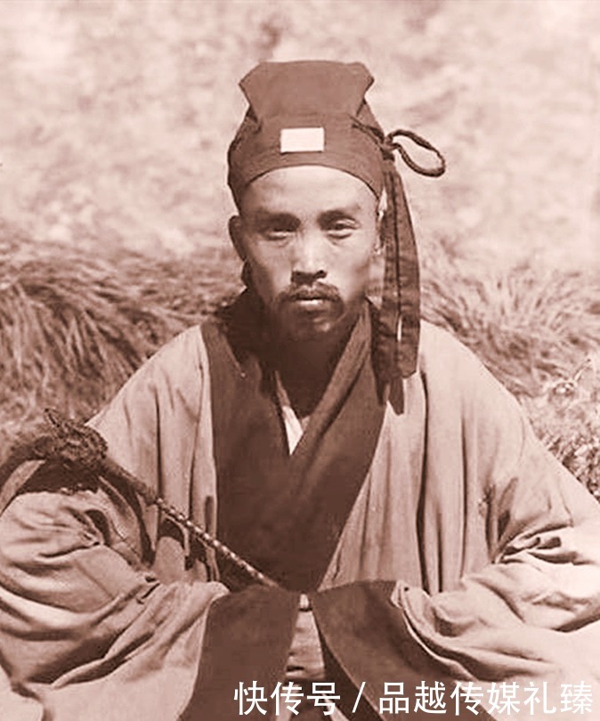 山东峰上|民国时期真实的道士,有仙风道骨的气质,上演真实的“华山论剑”