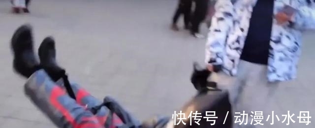 丽娜|迪迦与丽娜漫展相遇,激动之余相互拥抱,没想到时间是把杀猪刀