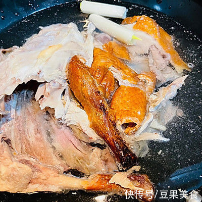 米线|这道#东古家味美食#老鸭粉丝汤，每天吃都吃不够