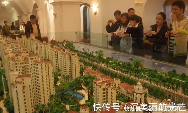 债务危机|如果房价“死扛不降”，未来会怎么样？答案其实很简单！