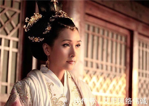 八至@女道士恋上高僧却遭拒,气愤写下千古奇诗,句句戳人痛处