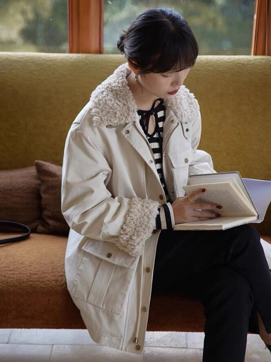 美眉 新年衣服不用买太多,这3件就足够,最后一件太有气质了!