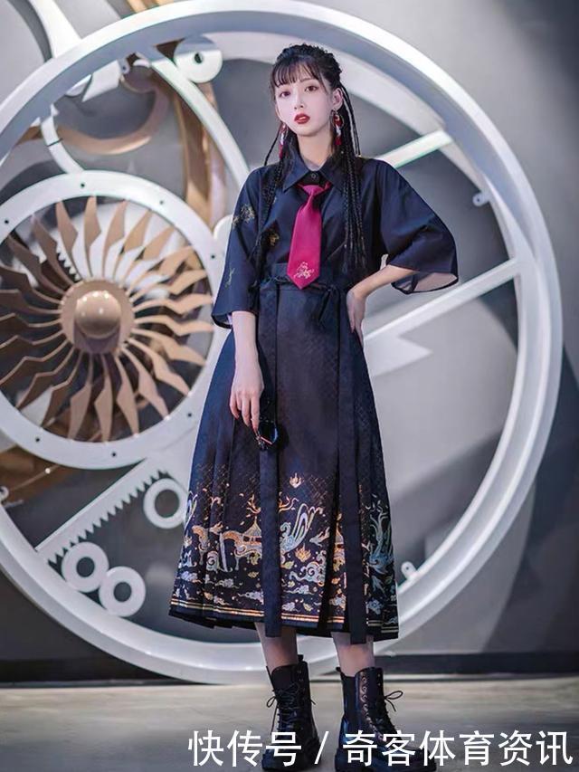养眼|最近火了一种穿法叫“上面JK,下面汉服”,高级感十足,太养眼