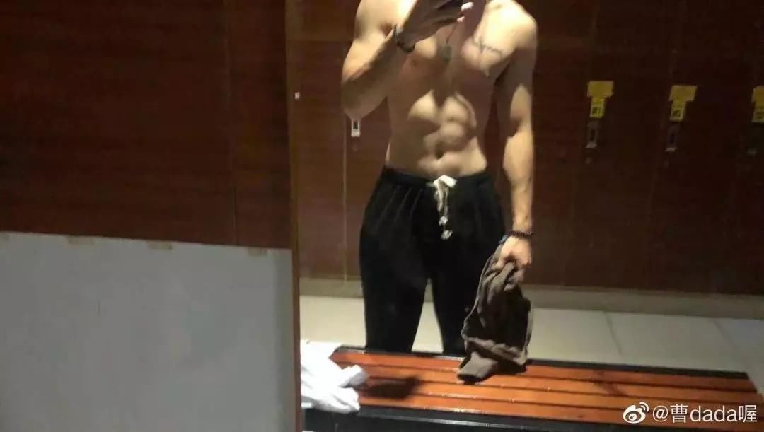 男生|“男生腹肌对女生的吸引力有多大?妈妈我又恋爱了啊啊啊!”