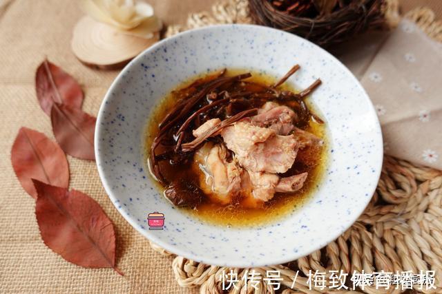 汽锅|炖鸡汤,鸡肉焯不焯水?记住这3点,鸡汤味浓不油腻,鸡肉不发柴