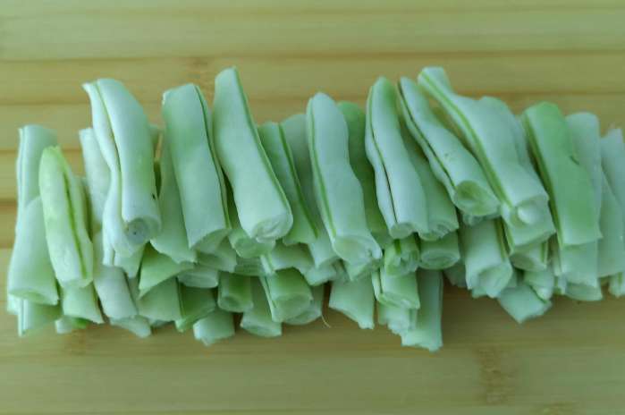 豆角配土豆的这种做法,实在太美味,简单易学,爱吃豆角的看过来