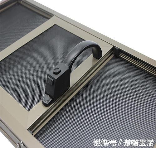 窗纱|越来越多人不装纱窗了,装这种成本低还能防盗,不得不感叹聪明