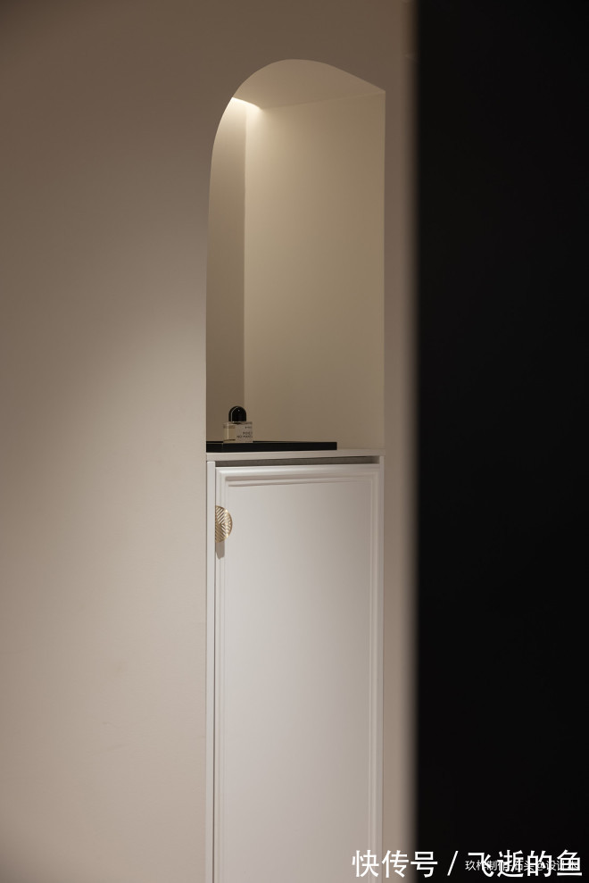 连通性|90㎡简约三居,秋日暖阳中的侘寂之美