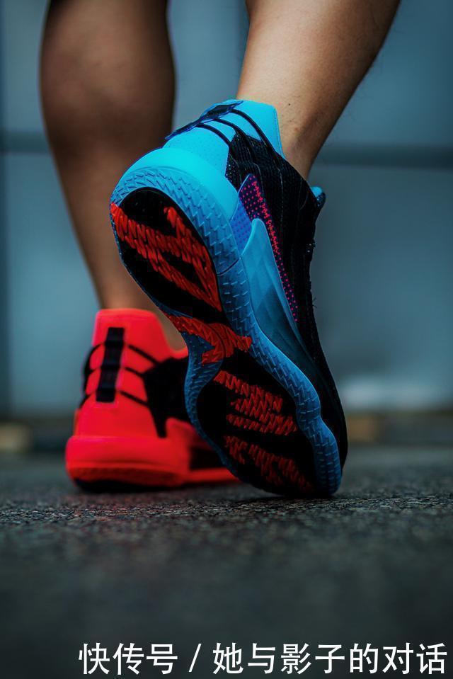 3d 鸳鸯撞色+裸眼3D!上脚这双鞋,谁都忍不住多看两眼