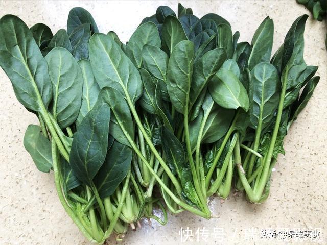 植物纤维|买菠菜时,选“长”还是选“短”的?牢记“3不买”,别随便买了