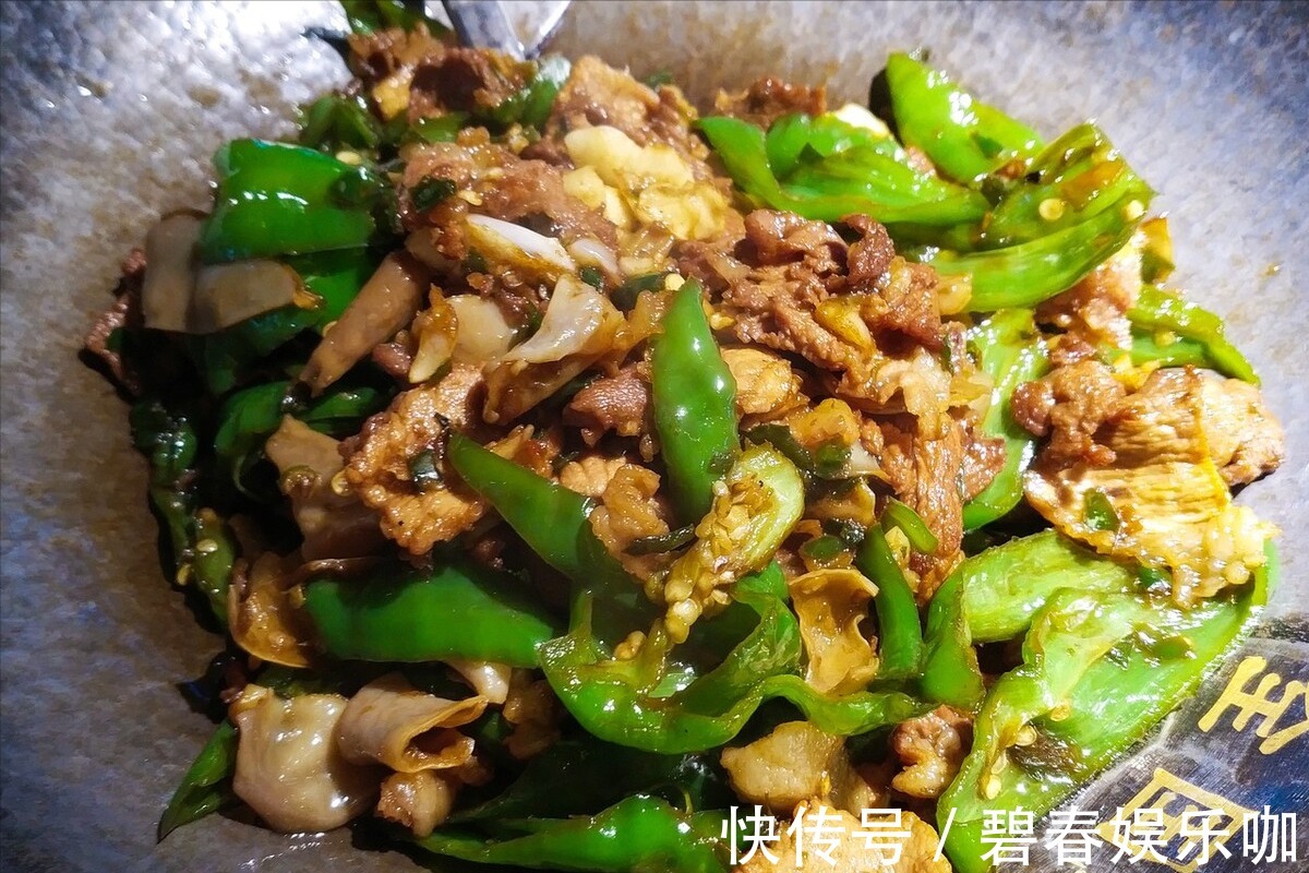 螺丝椒|辣椒炒肉,先炒肉还是辣椒?大厨教你正确做法,夏天吃太下饭了