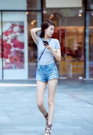 小个子简约穿搭,让你展现女人的精致,轻松应对这个酷热的夏季