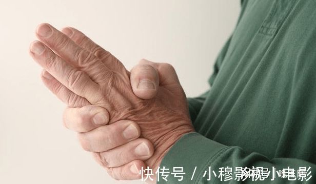 柿子|高血压能“喝酒”吗？酒后尽量远离3种食物，尤其是中老年人